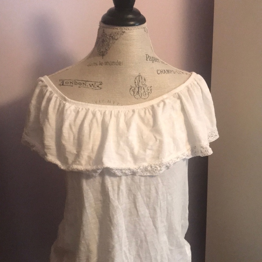 Off the shoulder Tee